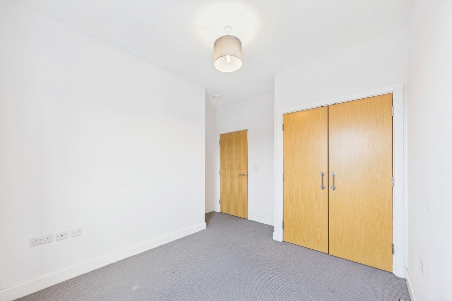 Flat Knoll Road in Surrey Heath