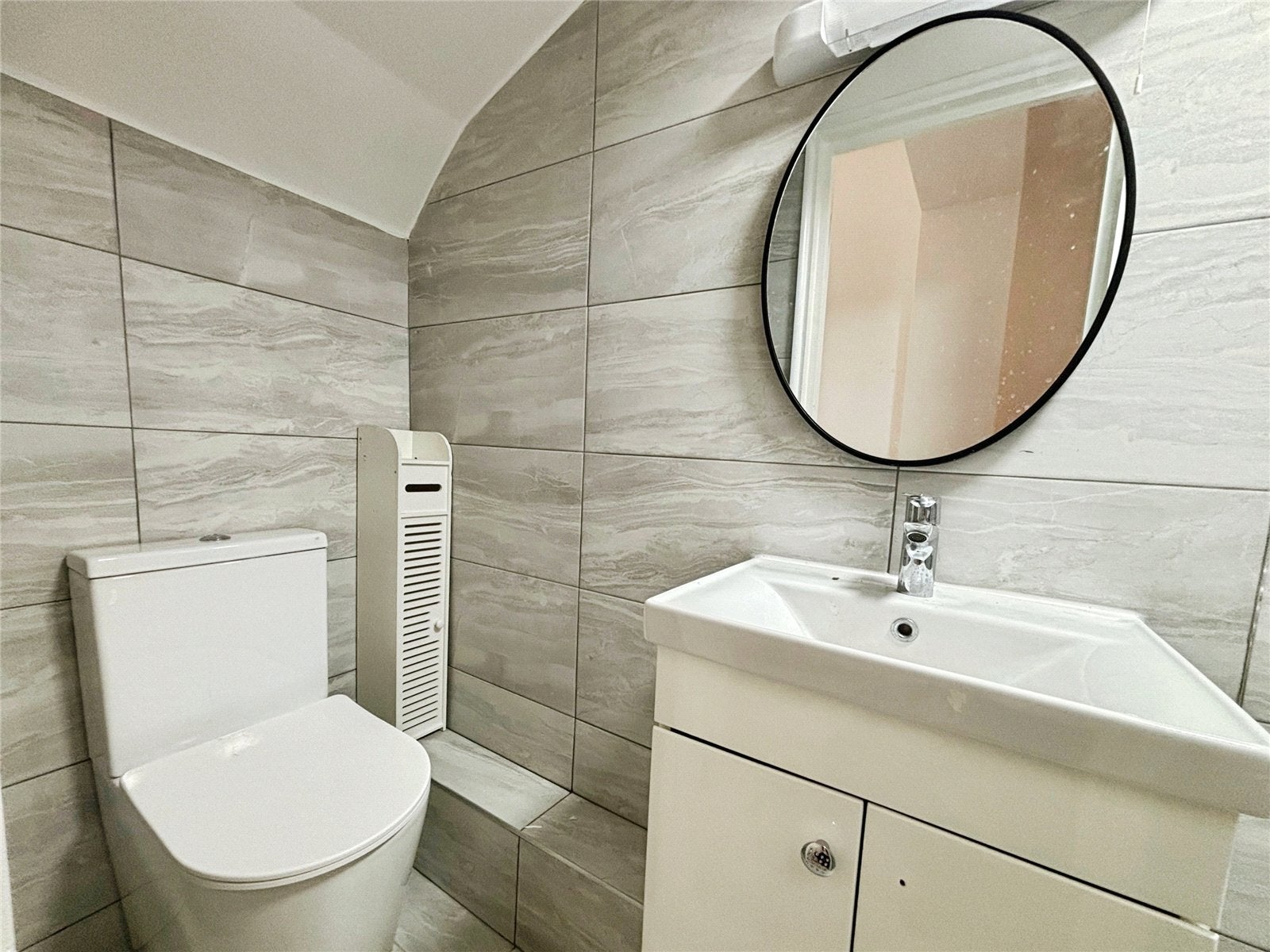 Flat Golden Cross Mews in Greater London