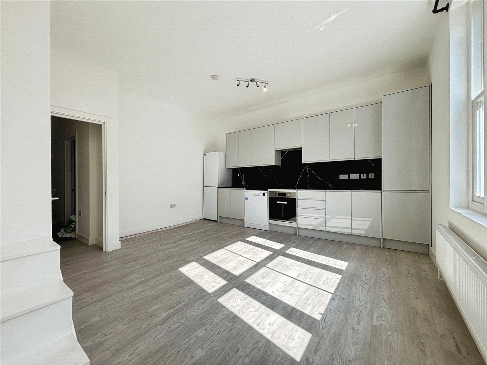 Flat Golden Cross Mews in Greater London