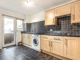 Flat Reedham Drive in Greater London
