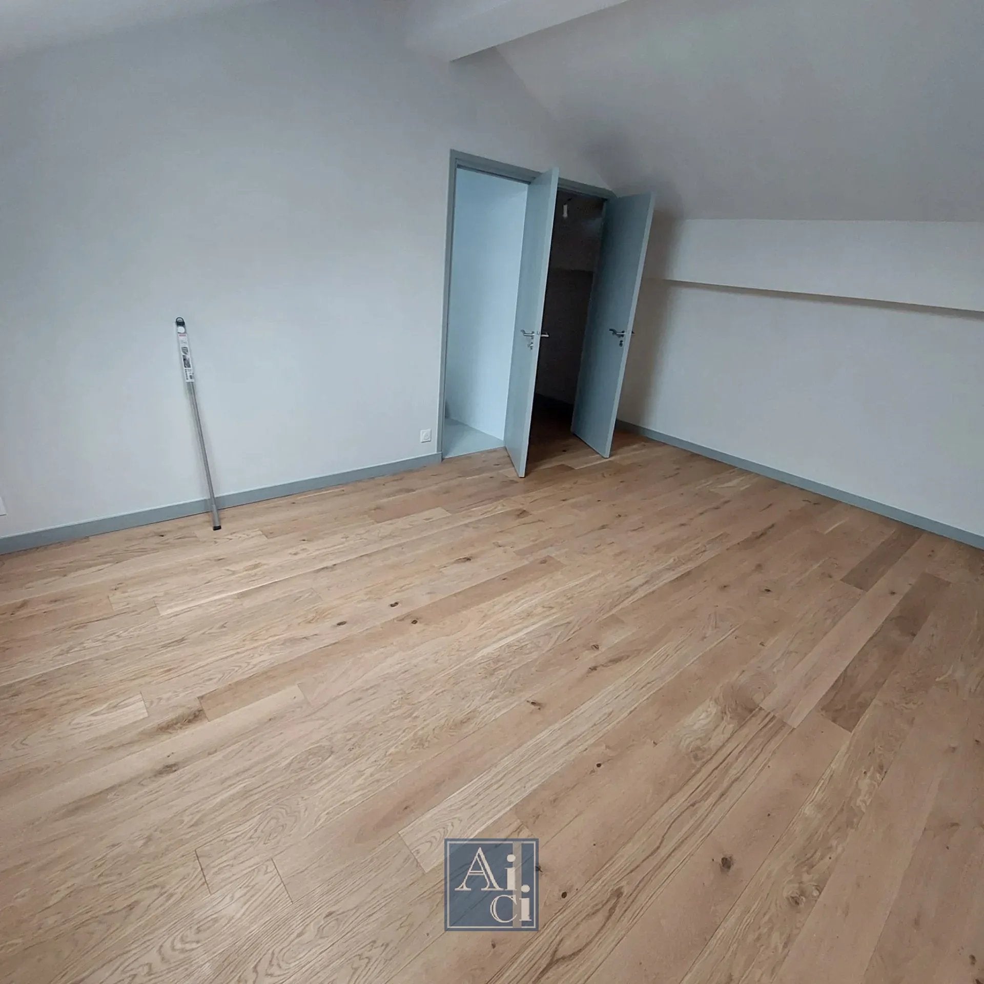Flat Rue Saint-Maur in Paris