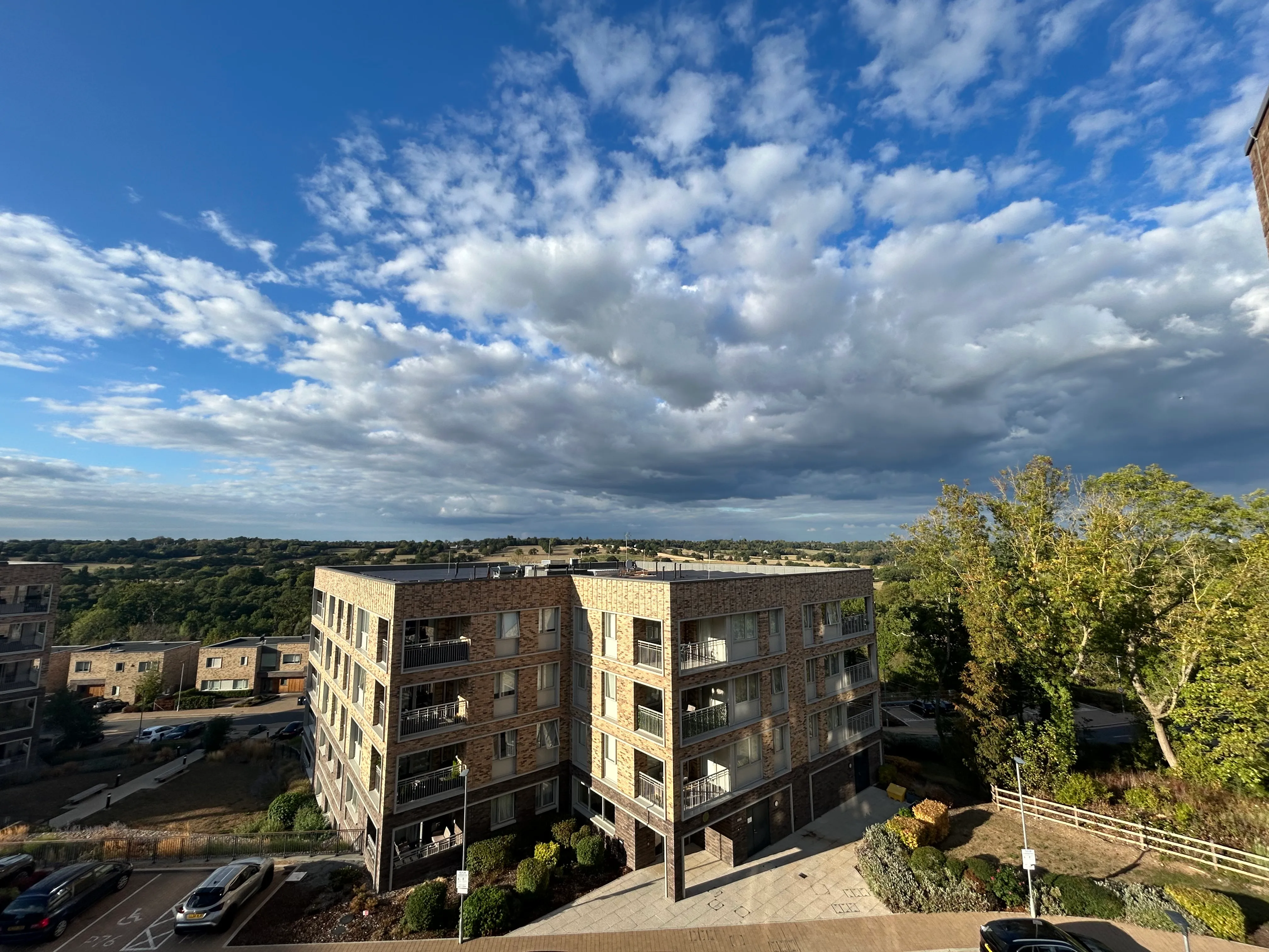 Flat Cornforth Lane in Greater London