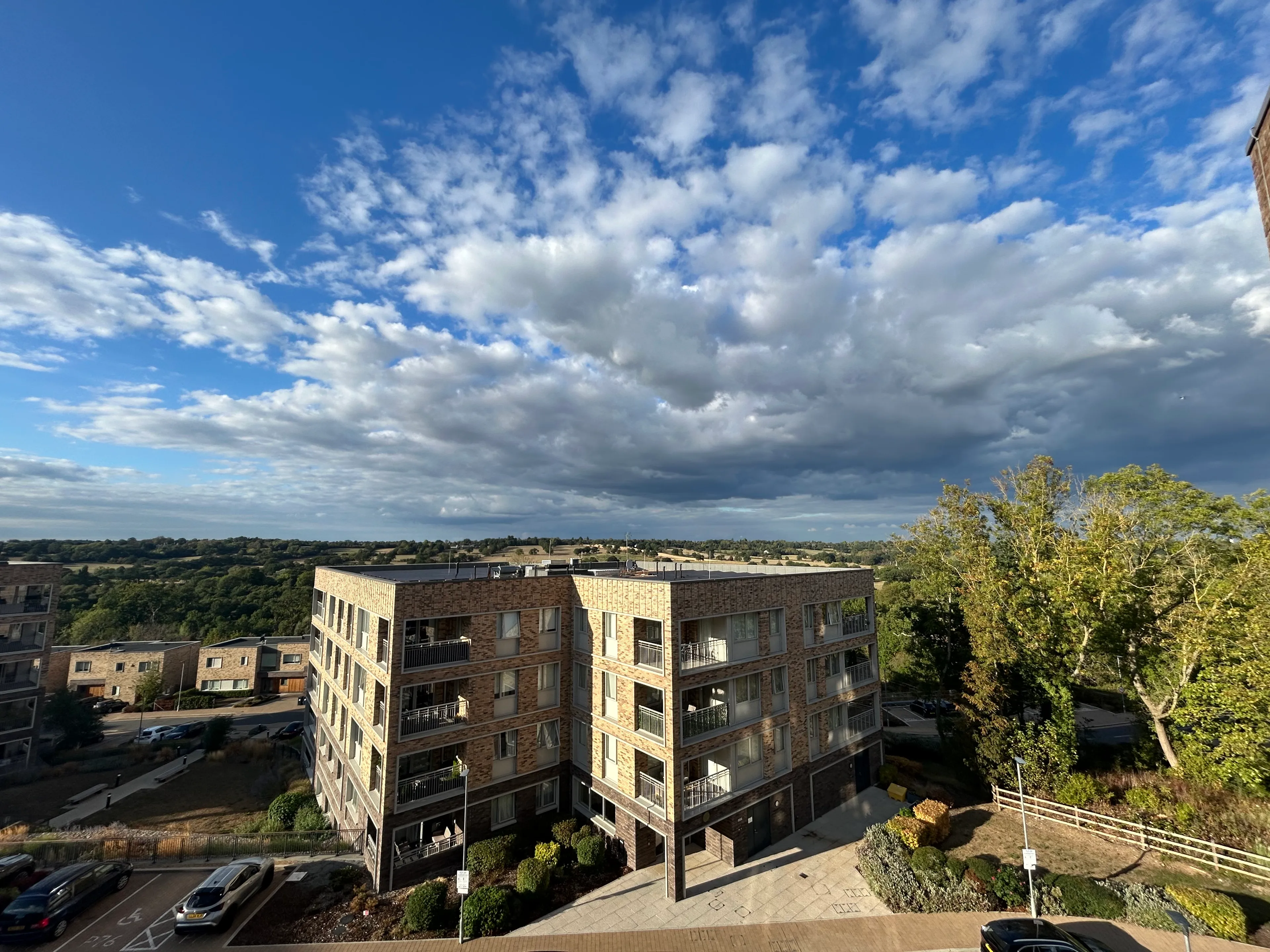 Flat Cornforth Lane in Greater London
