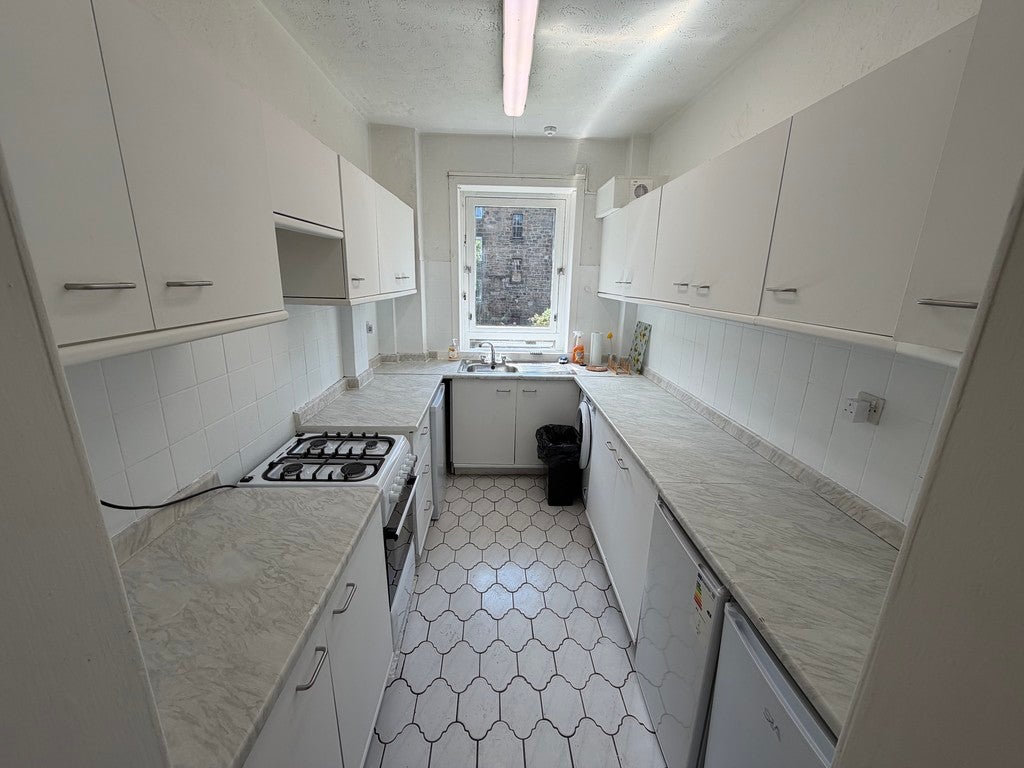 Flat Ballindalloch Drive in Glasgow