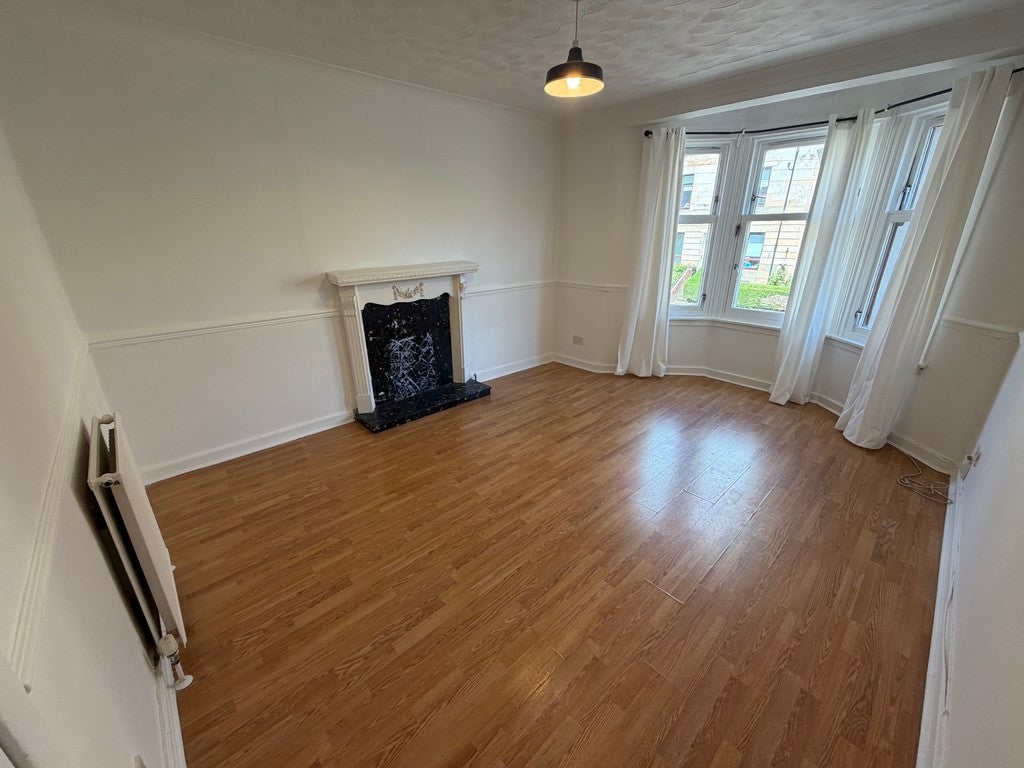Flat Ballindalloch Drive in Glasgow