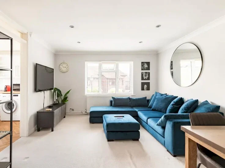 Flat Tangier Lane in Eton