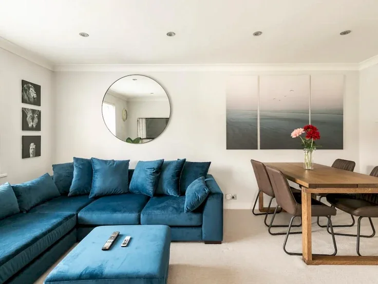 Flat Tangier Lane in Eton