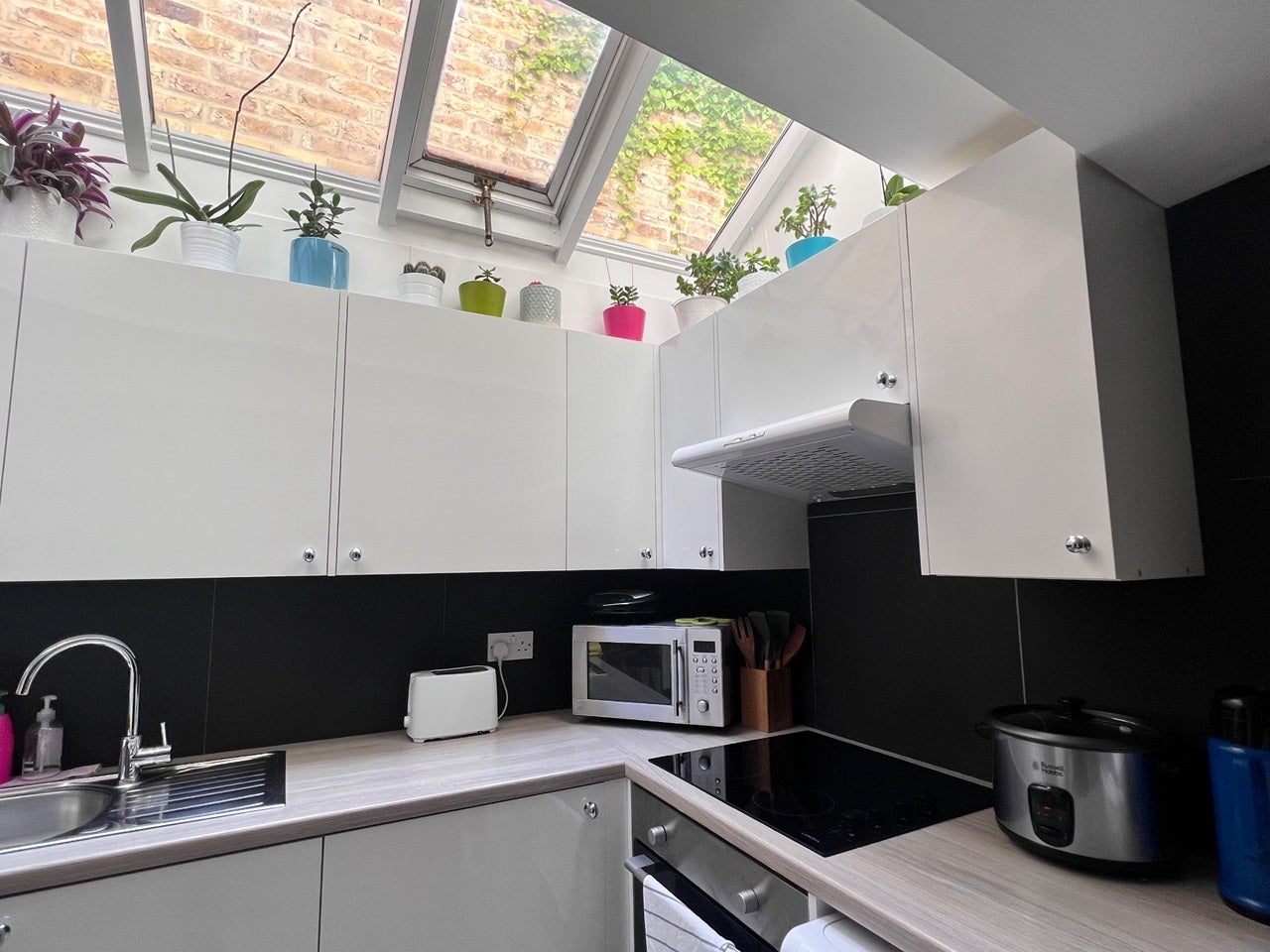 Room Goldhawk Road in Greater London