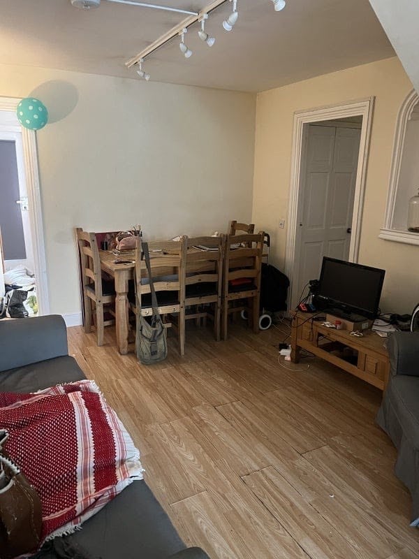 Room Lucey Road in Greater London