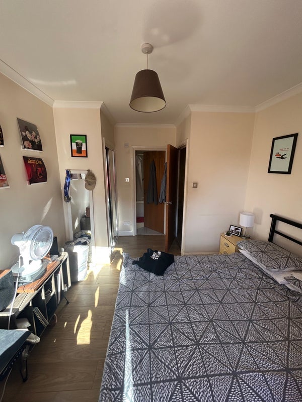 Room George Row in Greater London