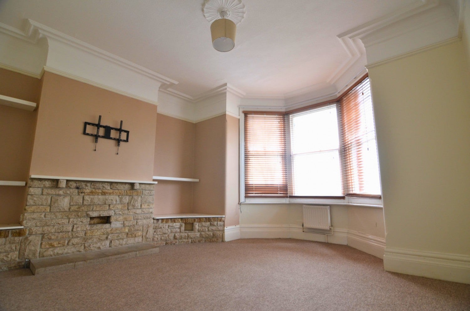 Flat Pebble Lane in Chiswell