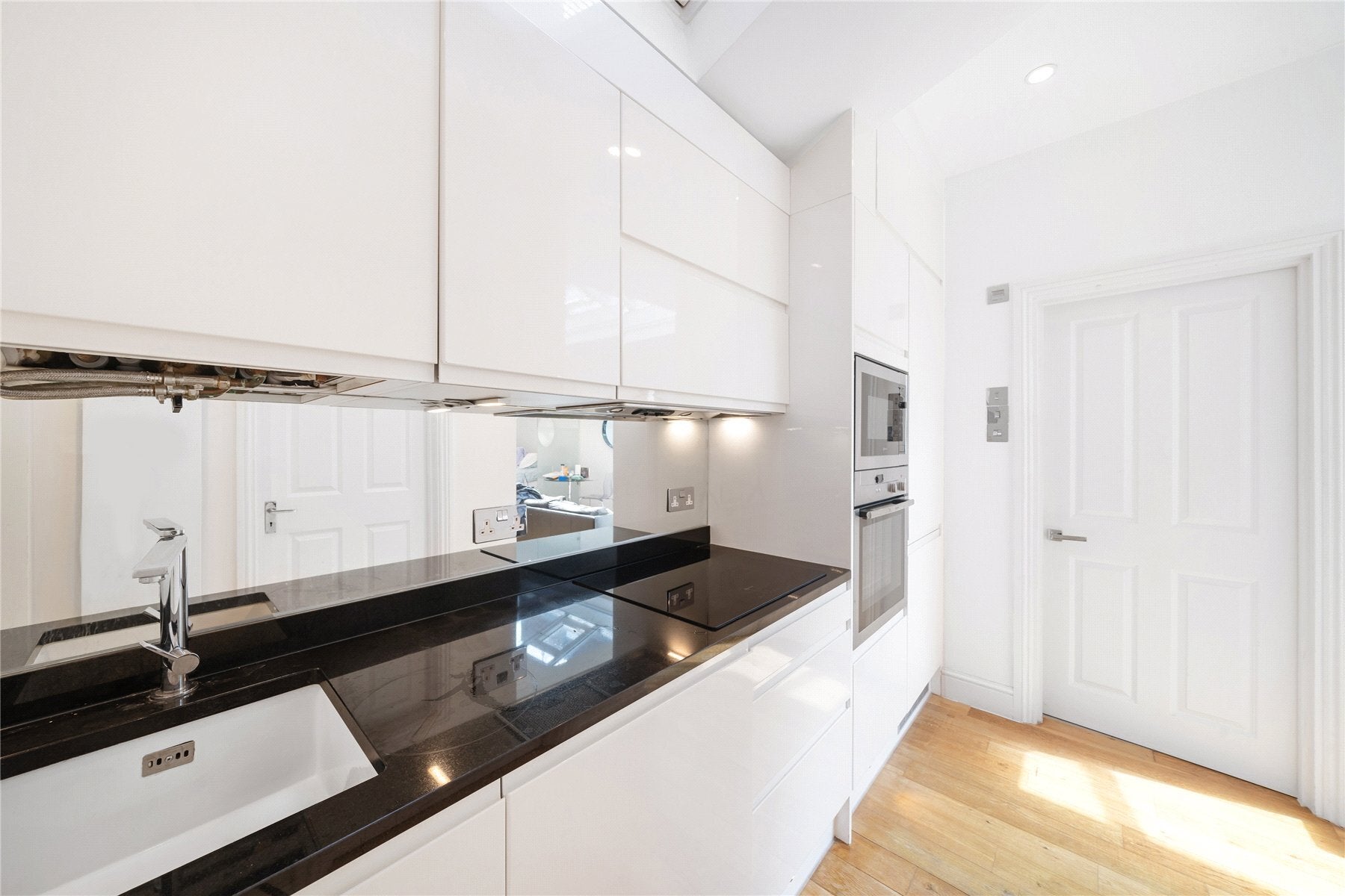 Flat Ongar Road in Greater London