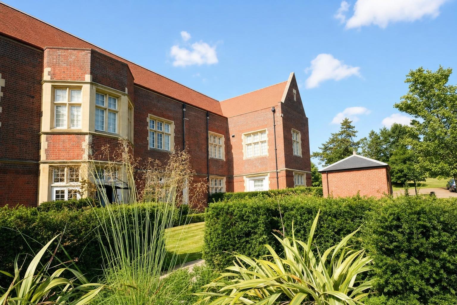 Flat Pastoral Way in Brentwood