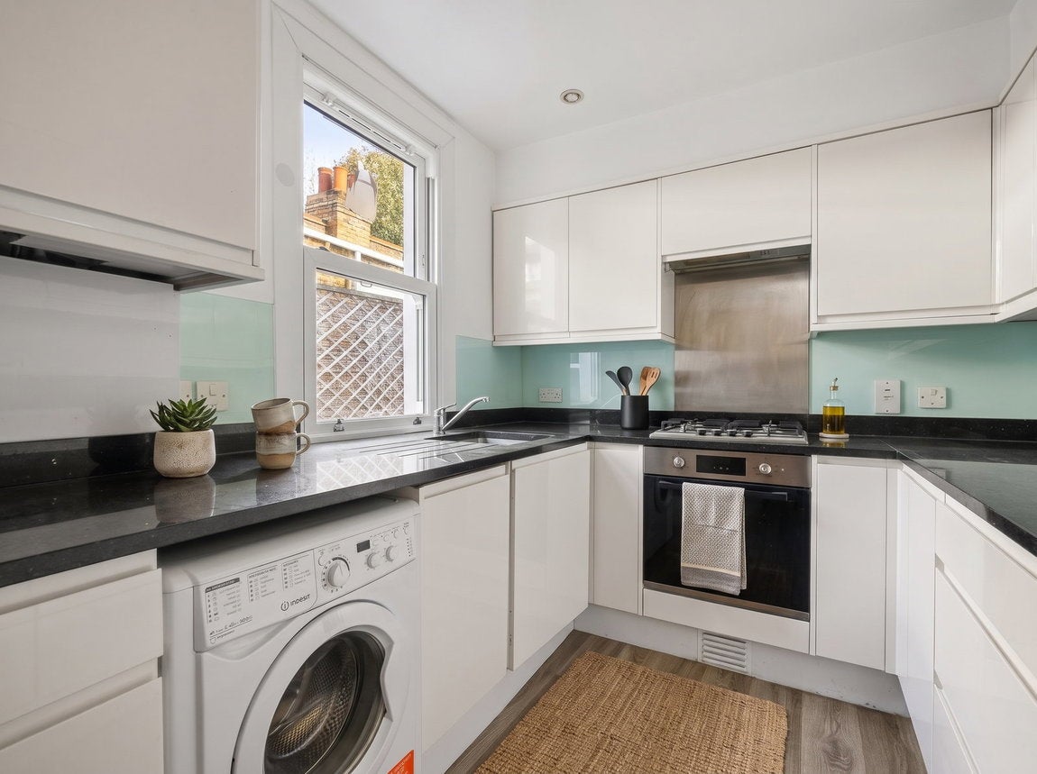 Flat John Ruskin Street in Greater London