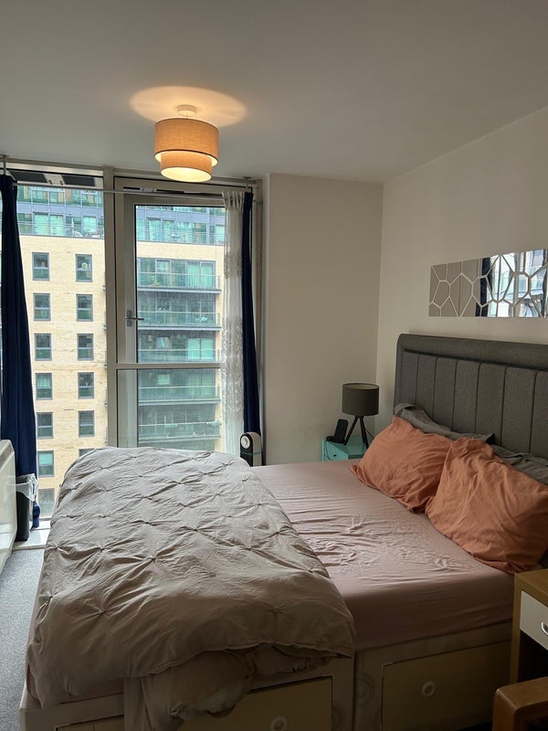 Flat Millharbour in Greater London