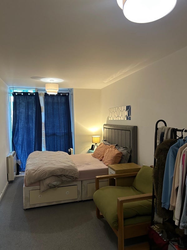 Flat Millharbour in Greater London