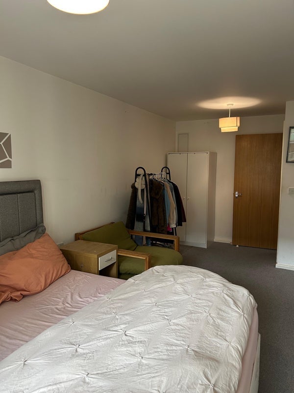 Flat Millharbour in Greater London