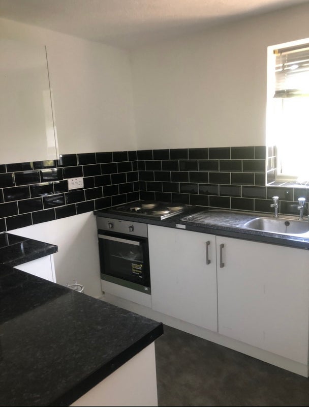Flat Waterville Drive in Basildon