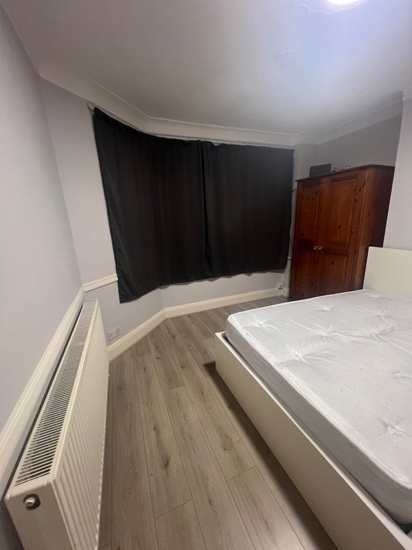 Room Camdale Road in Greater London