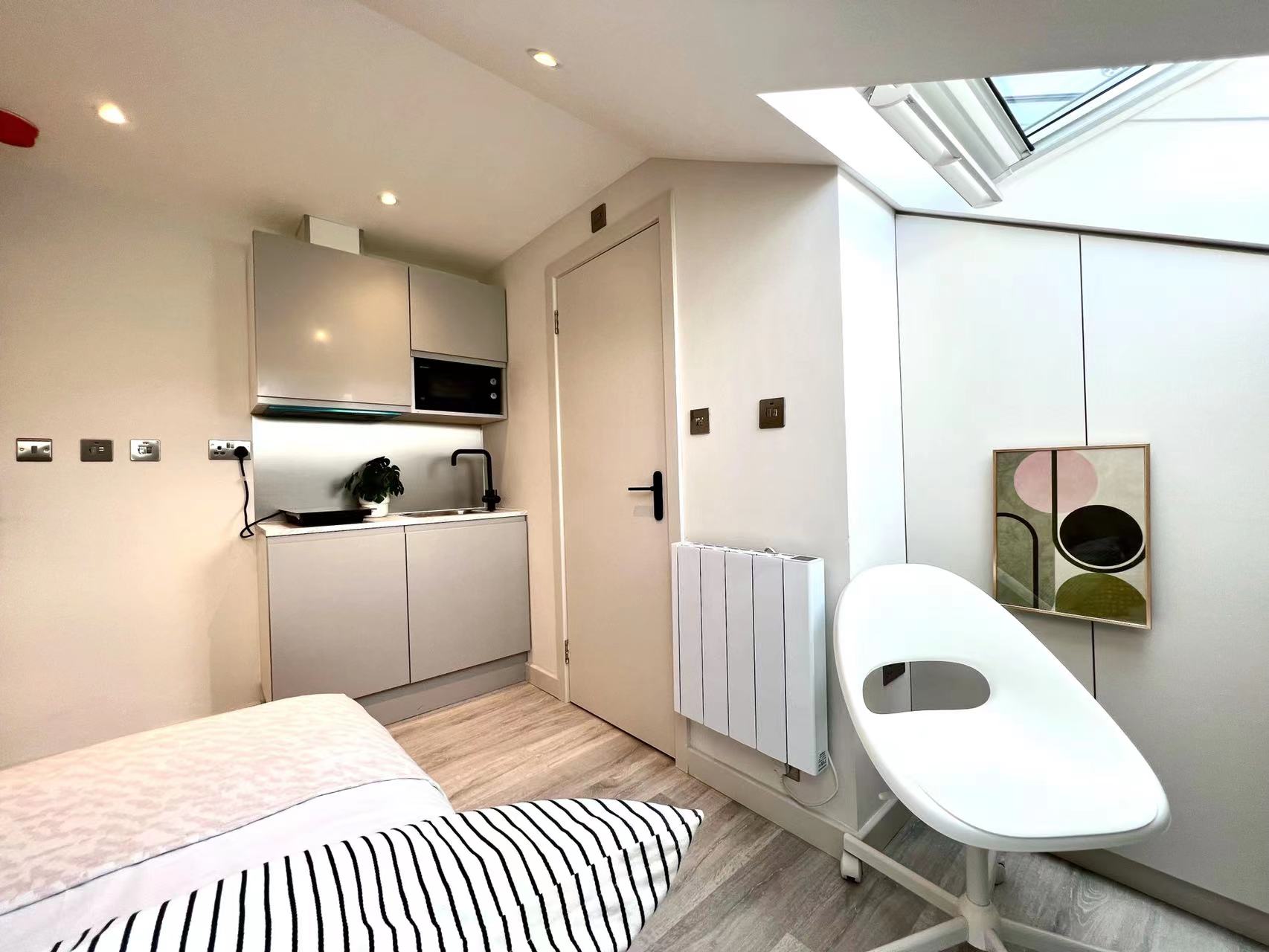 Flat Tours Passage in Greater London