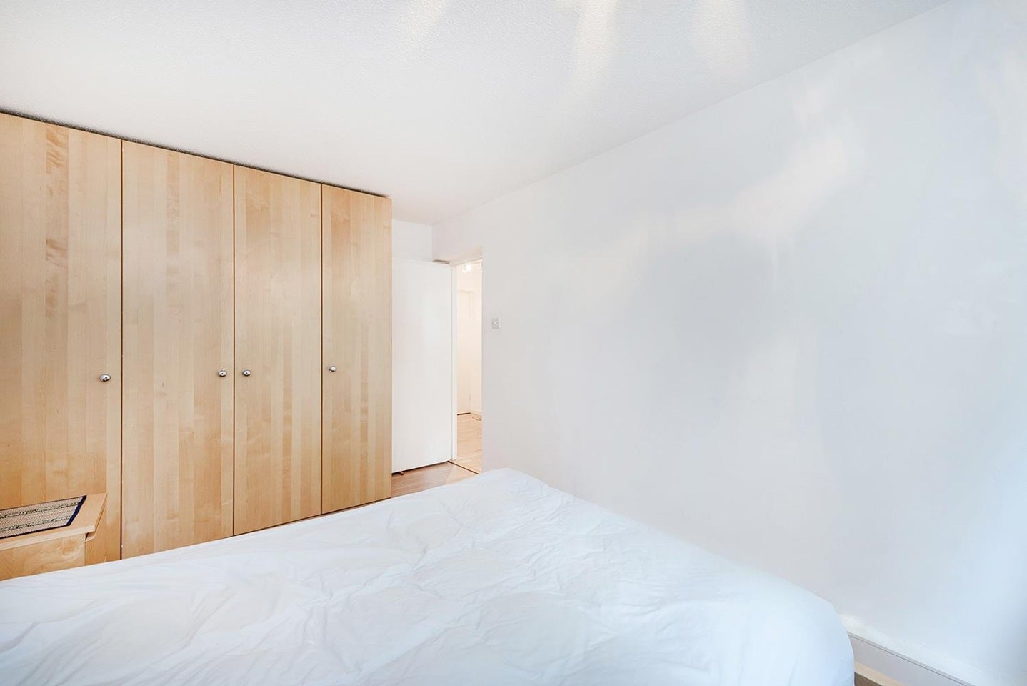 Flat Belsize Avenue in Greater London