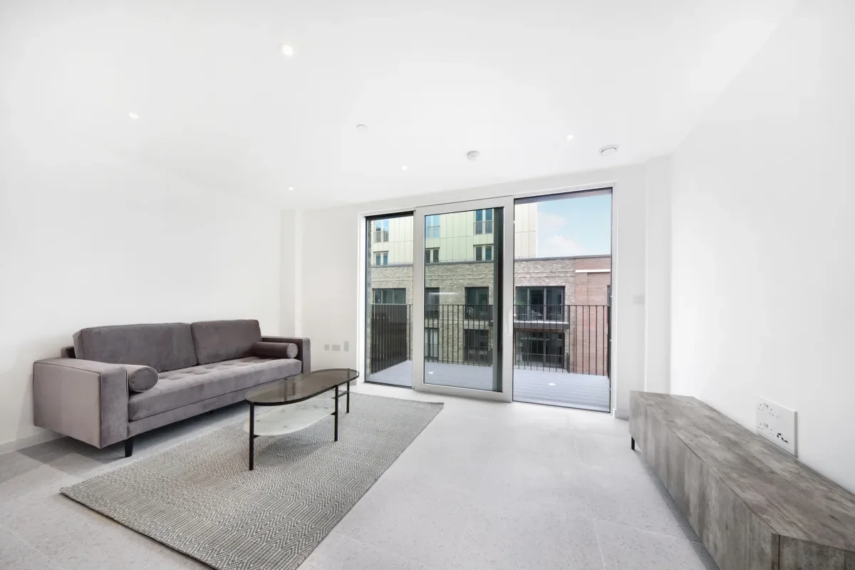 Flat Cendal Crescent in Greater London