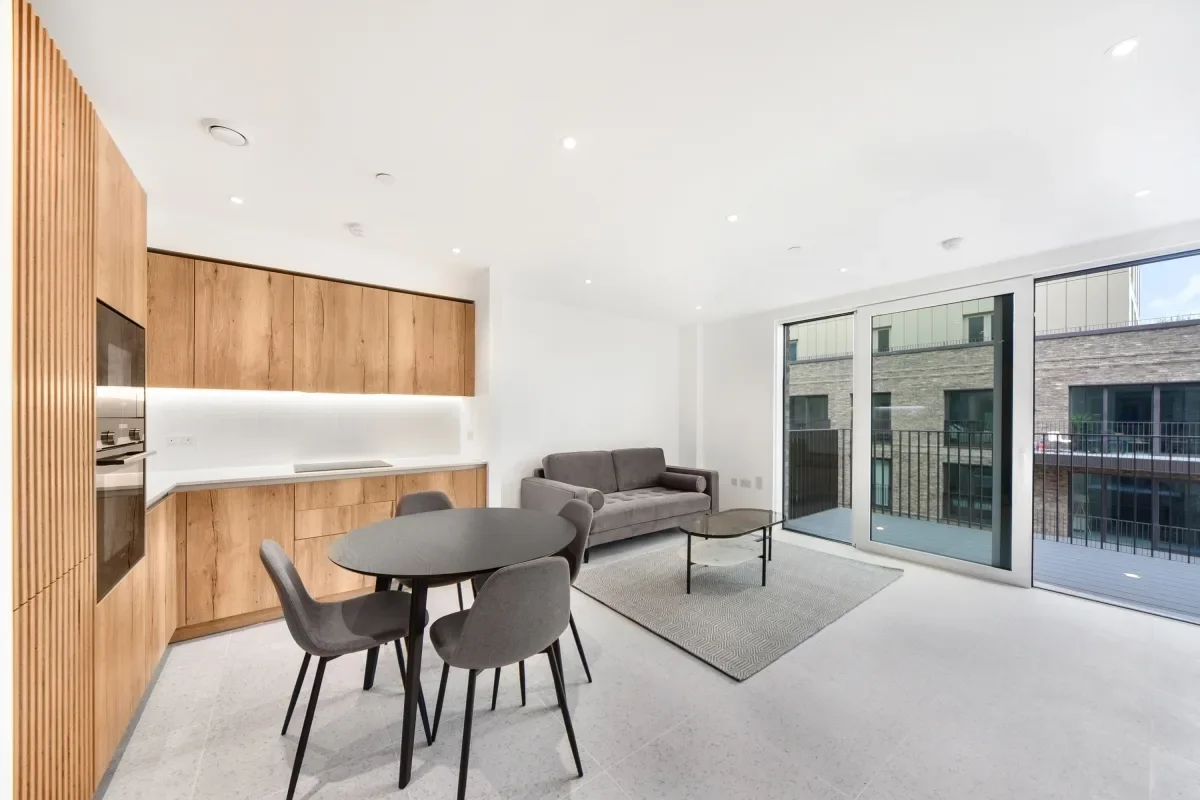 Flat Cendal Crescent in Greater London