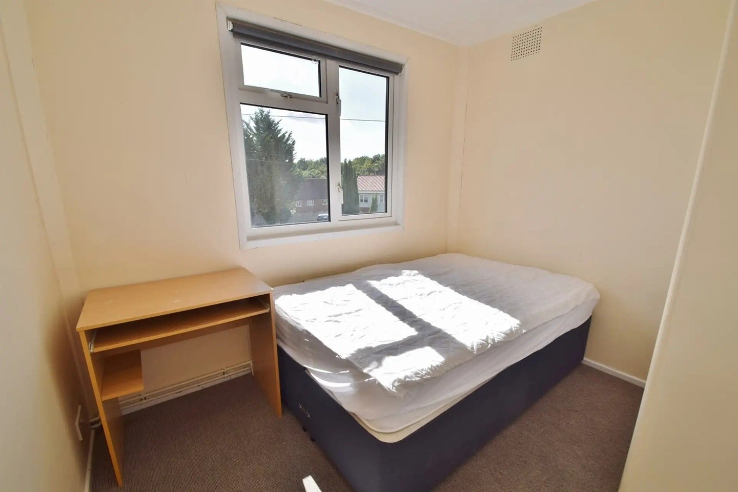 Room Addison Close in Winchester