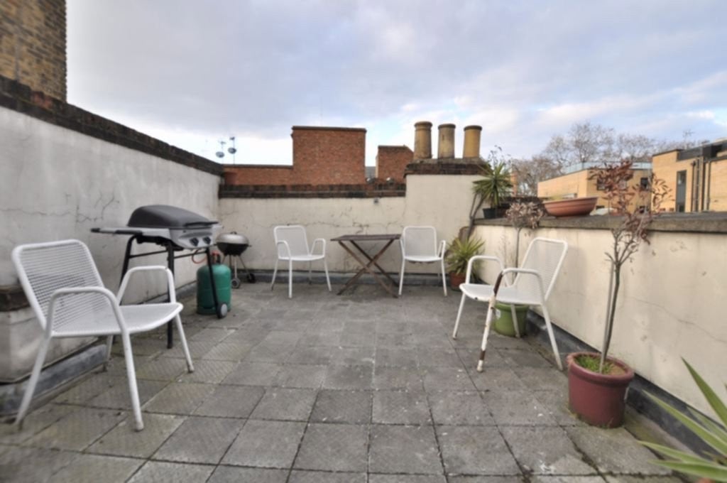 Flat Bath Place in Greater London