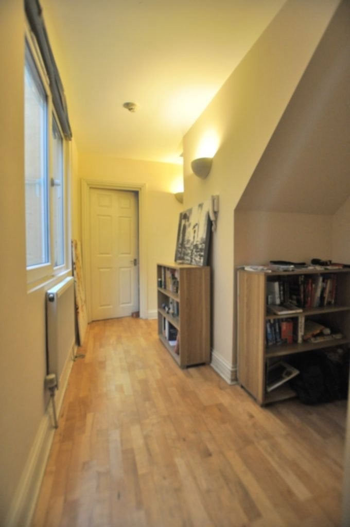 Flat Bath Place in Greater London