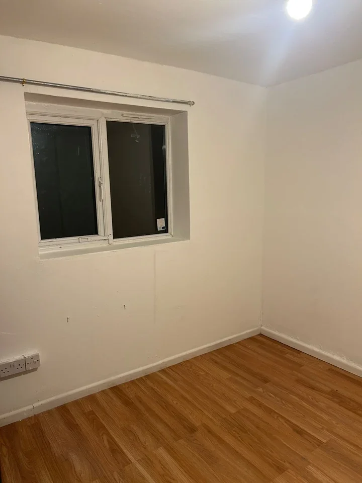 Flat Allenby Road in Greater London