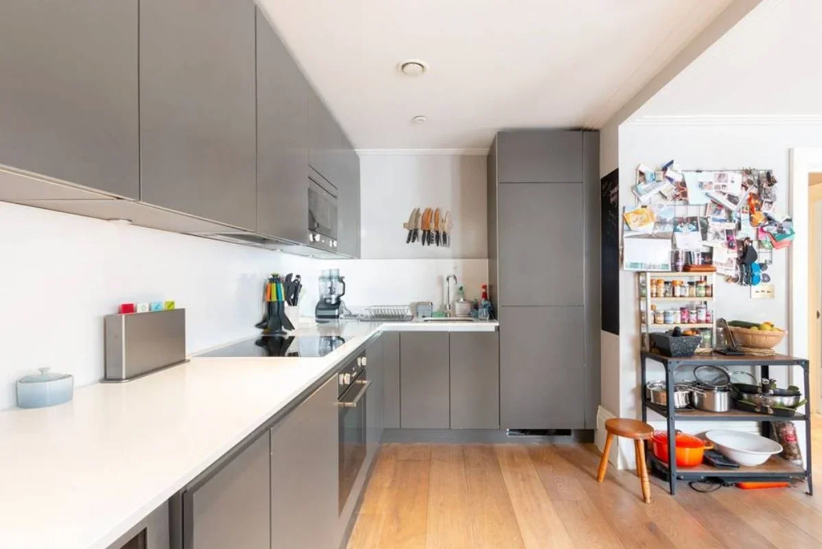 Flat East Hill in Greater London