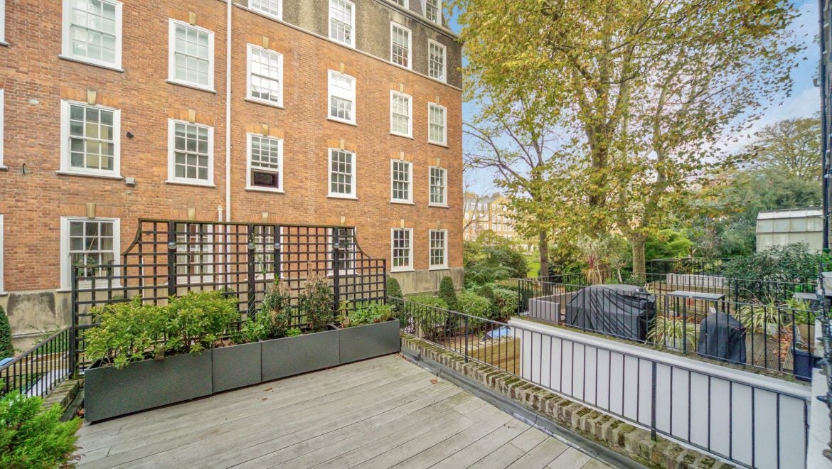 Flat Redcliffe Square in London