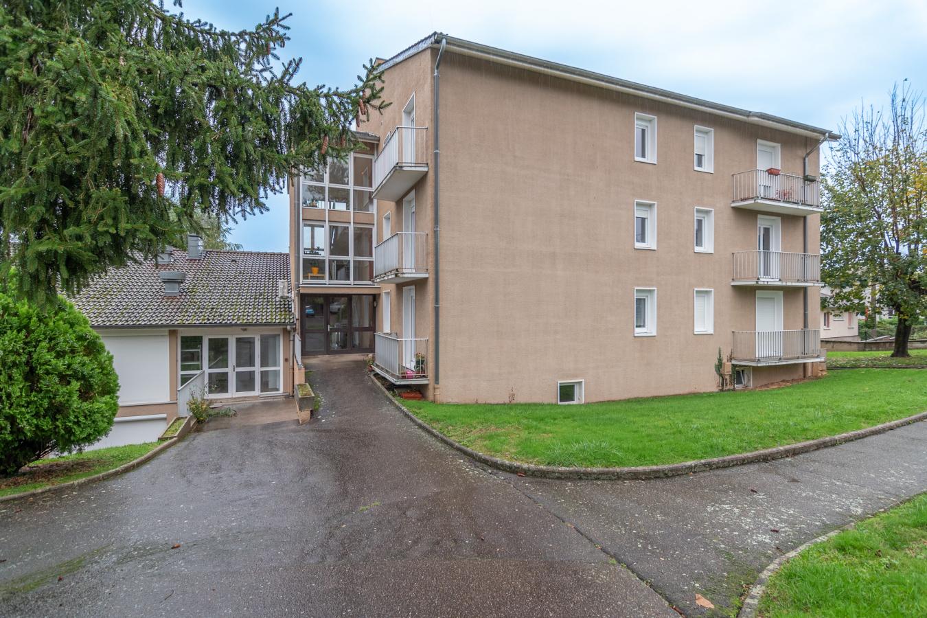 Flat Rue de Bellevue in La Clayette