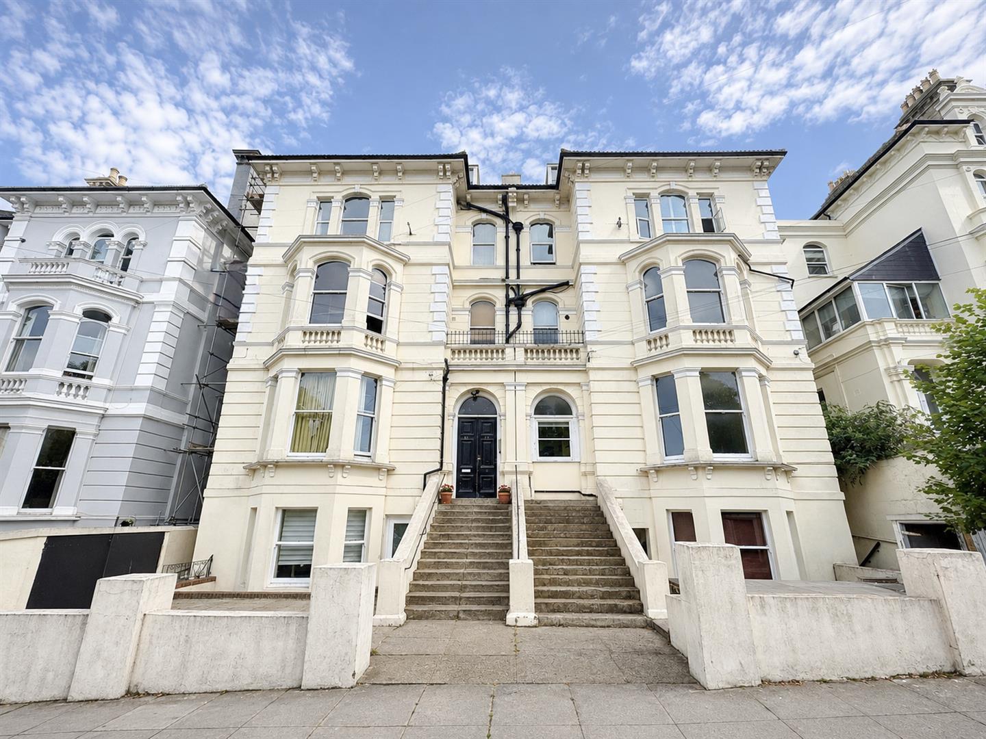 Flat Cornwallis Gardens in St Leonards