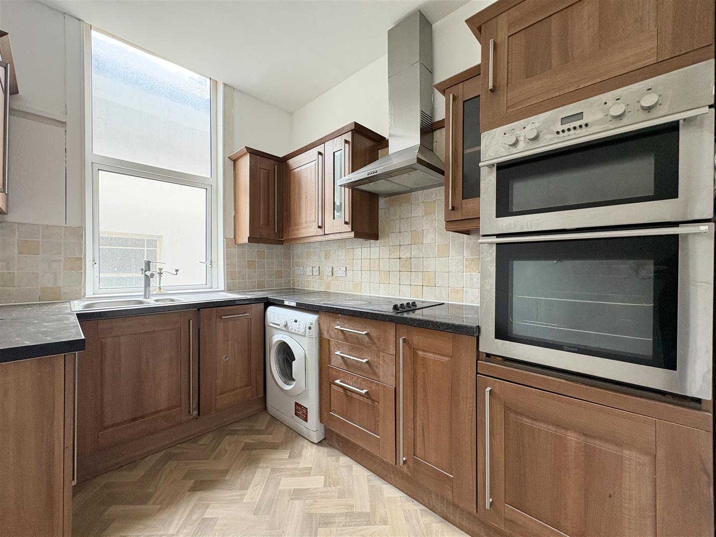 Flat Cornwallis Gardens in St Leonards