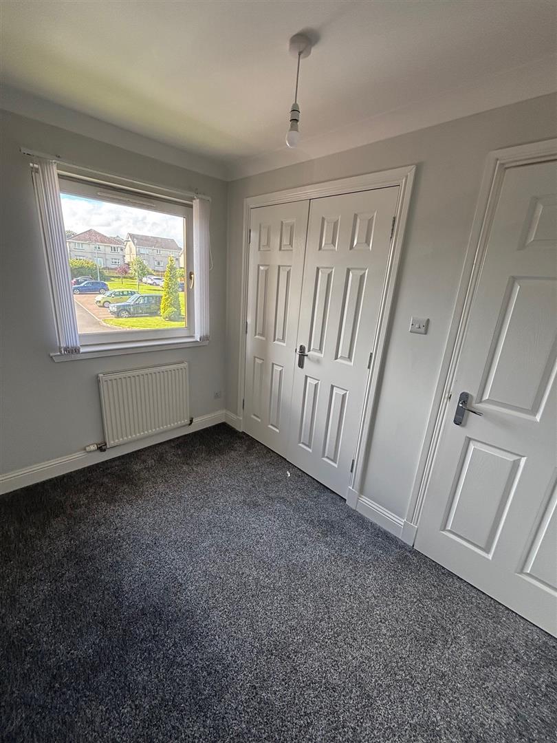 Flat Millhall Court in Plains