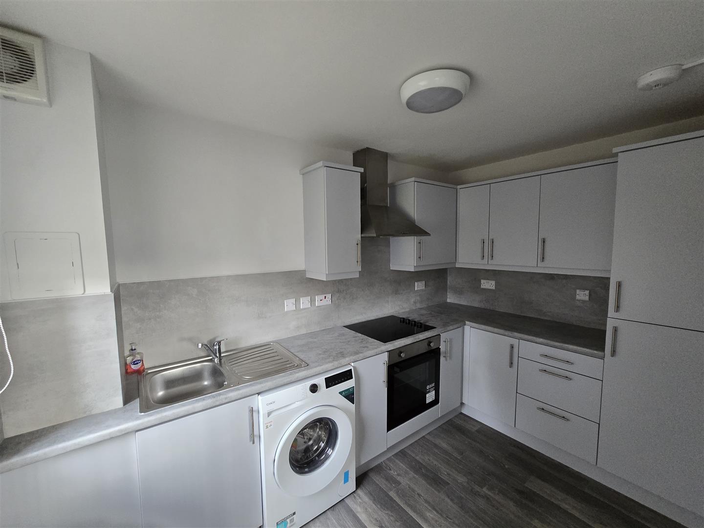 Flat Millhall Court in Plains