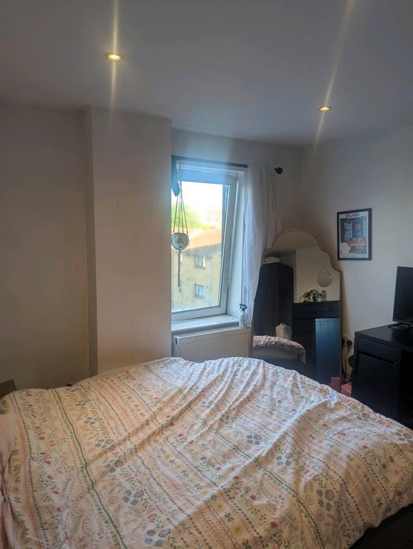 Room Acton Mews in Greater London