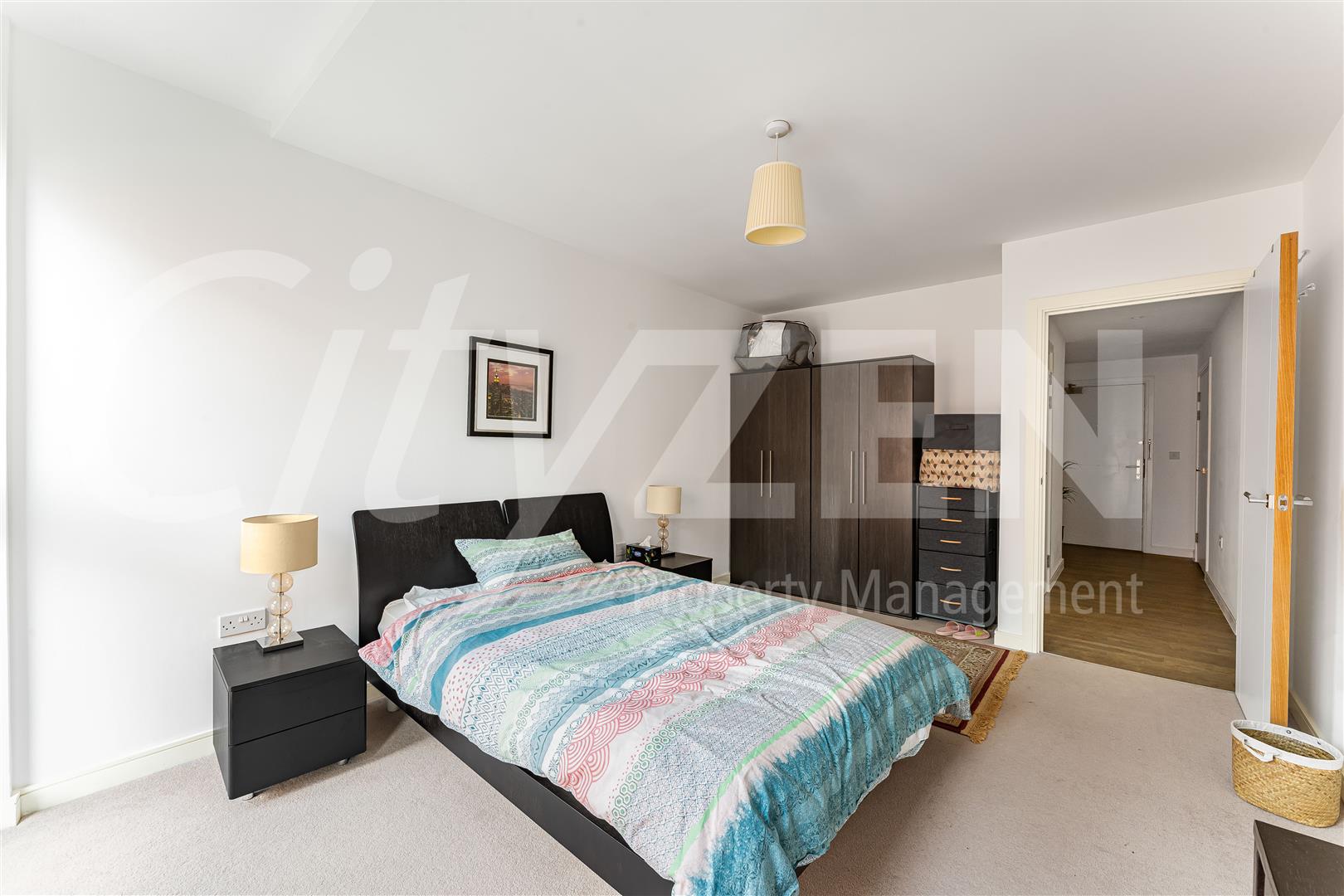 Flat Cable Walk in Greater London