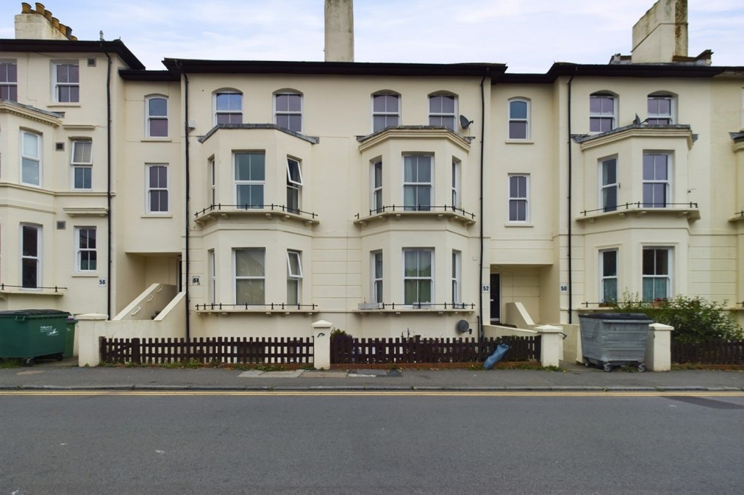 Flat Cheriton Road in Folkestone and Hythe District