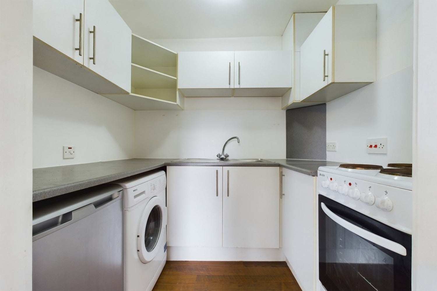 Flat Cheriton Road in Folkestone and Hythe District
