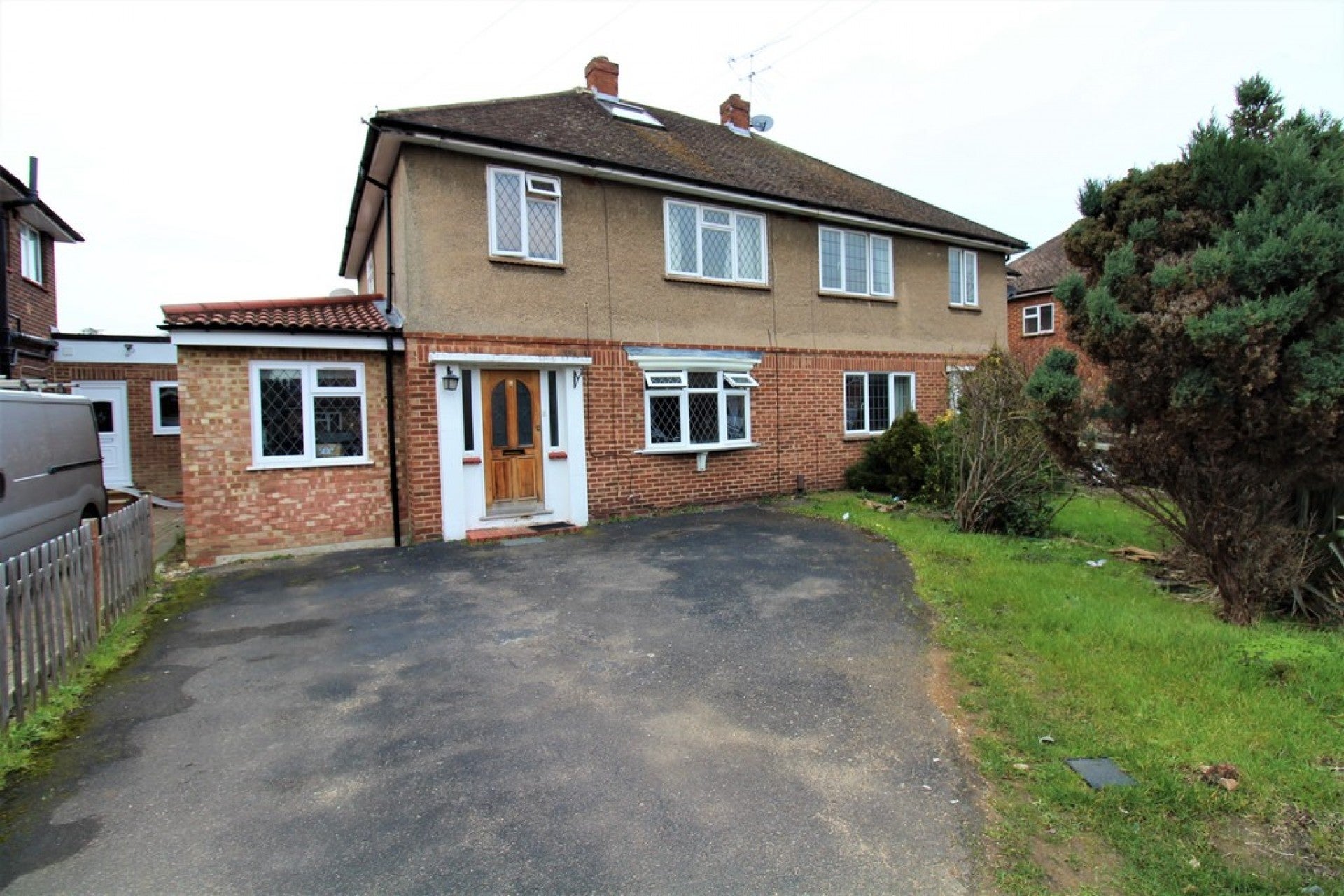 House Clarence Street in Borough of Runnymede