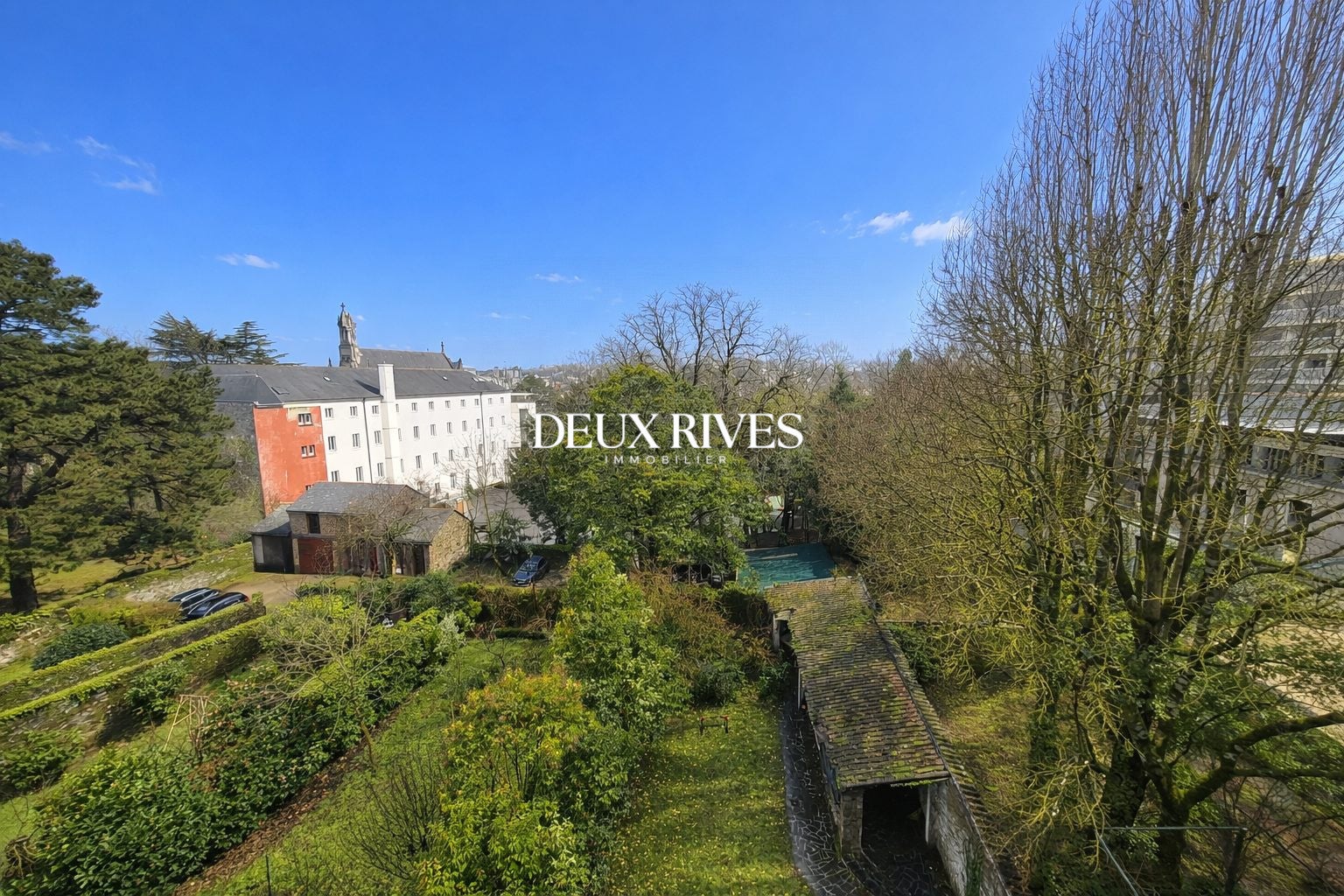 Flat Place Saint-Similien in Nantes