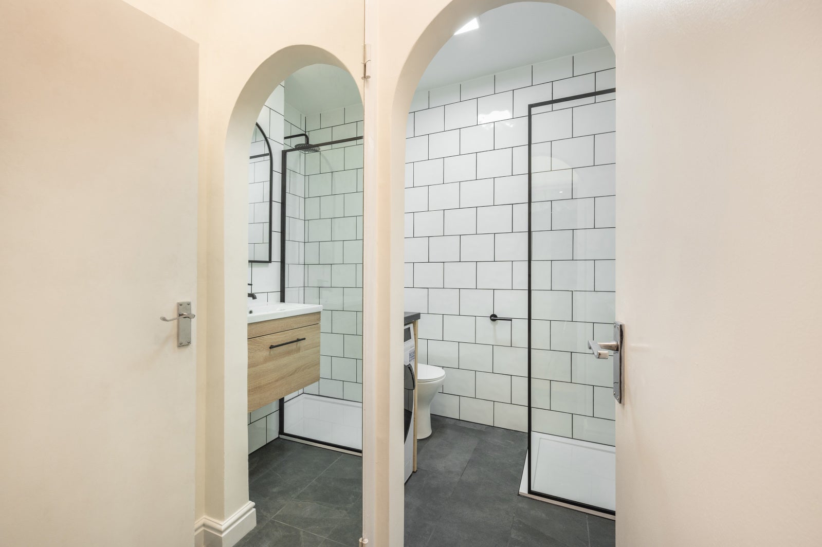 Flat Pembridge Gardens in Greater London