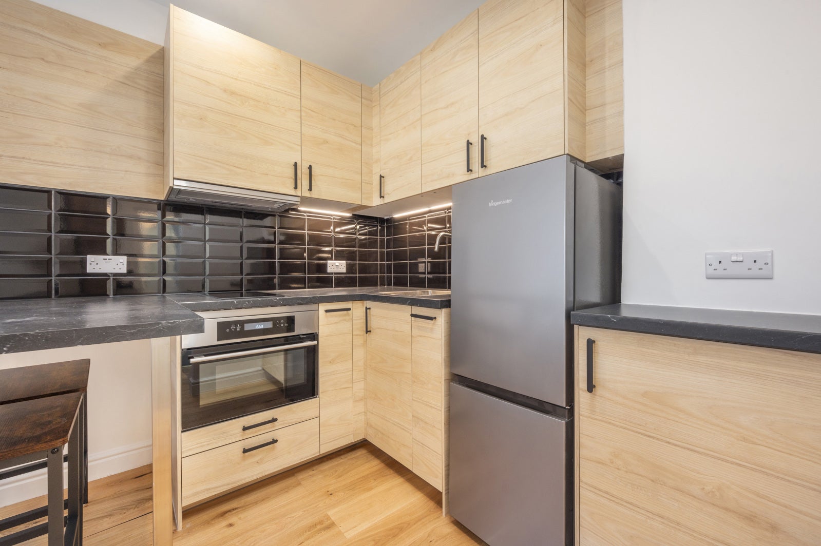 Flat Pembridge Gardens in Greater London
