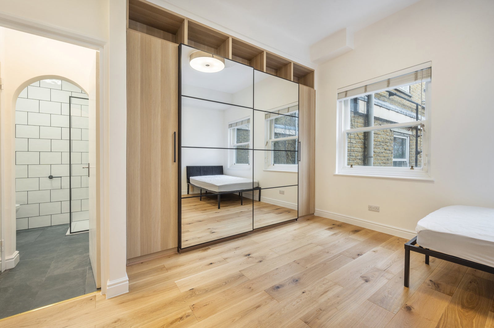 Flat Pembridge Gardens in Greater London