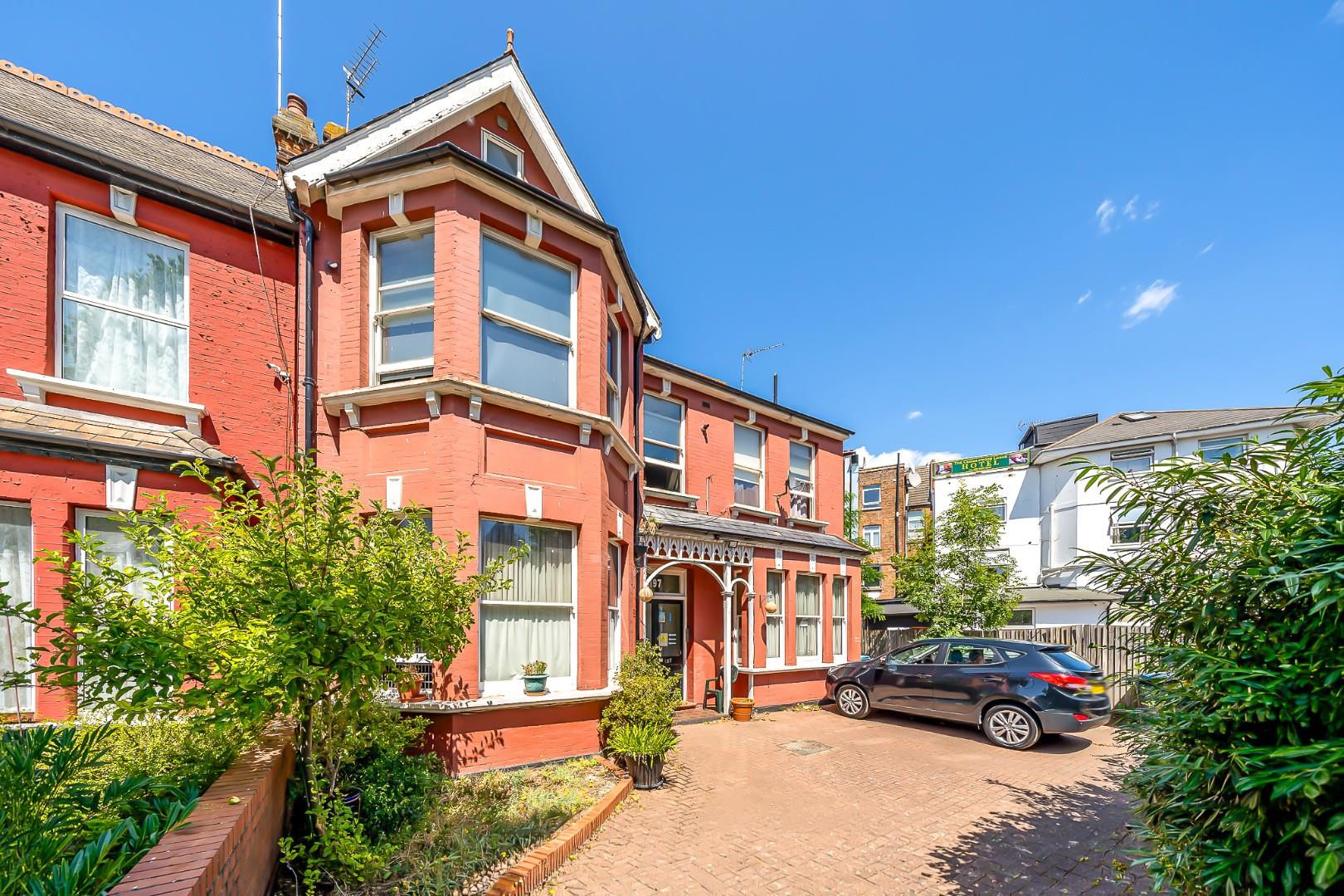 House Walm Lane in Greater London