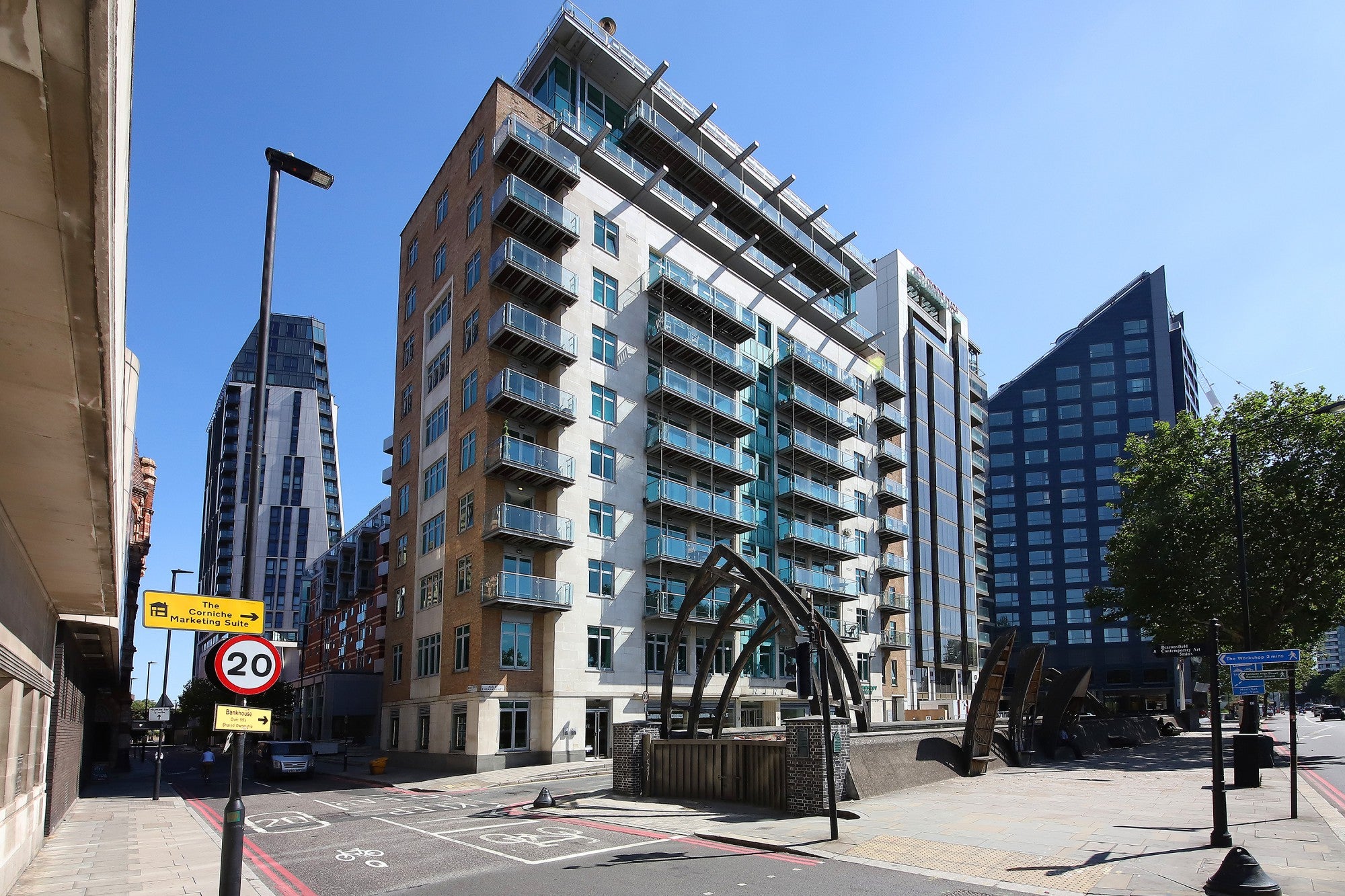 Flat Albert Embankment in Greater London