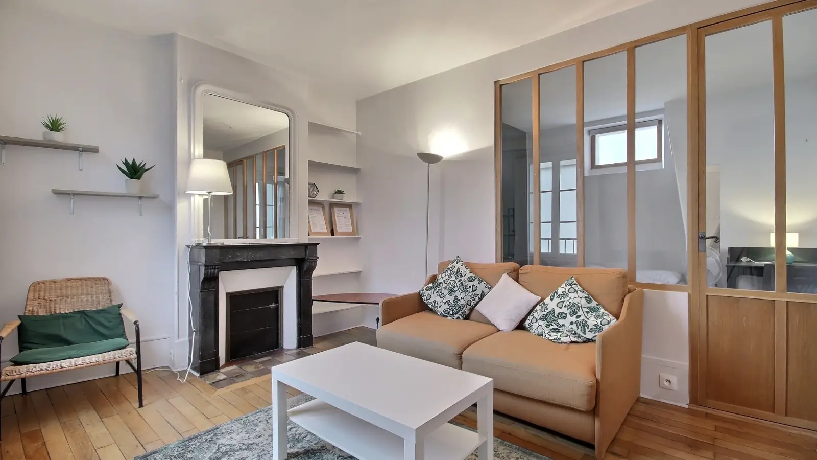 Flat Avenue Trudaine in Paris